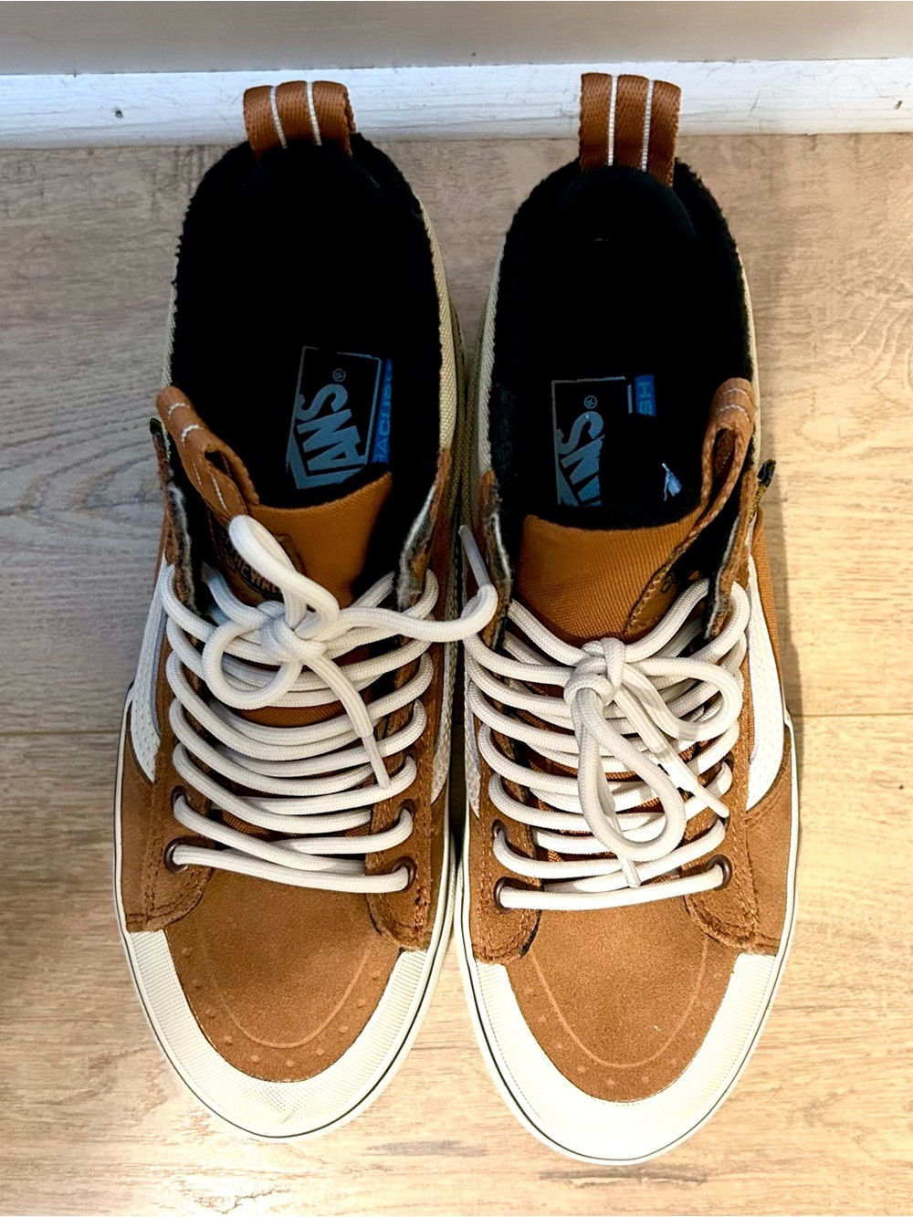 Vans MTE Sk8-Hi Waterproof Insulated Shoe - Picture 3 of 3